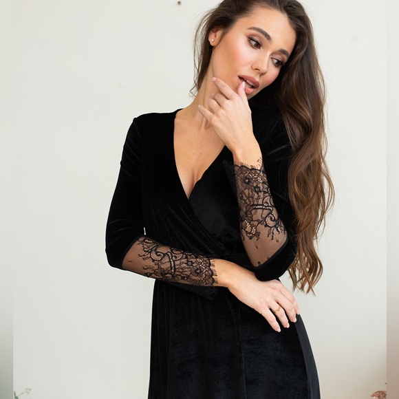 ❗️NEW❗️Coral V Neck Lace Wrap Dress - Picture 11 of 11